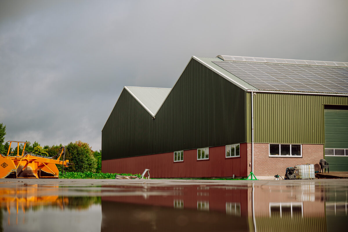 Uitzicht op boerderij